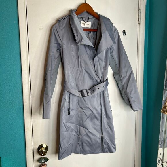 This is a BCBGeneration Envelope Collar Trench Coat in a light blue or chambray - Picture 4 of 10